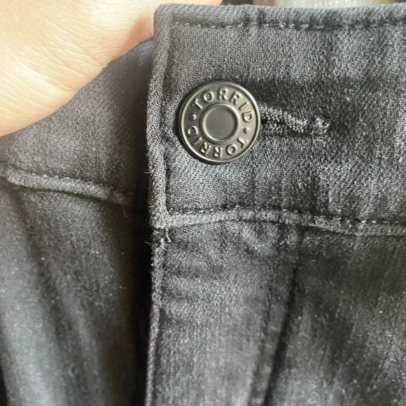 Torrid NWT Bombshell Skinny Premium Stretch Hi-Rise Jean Grenada Size 22 Short S - Picture 2 of 14